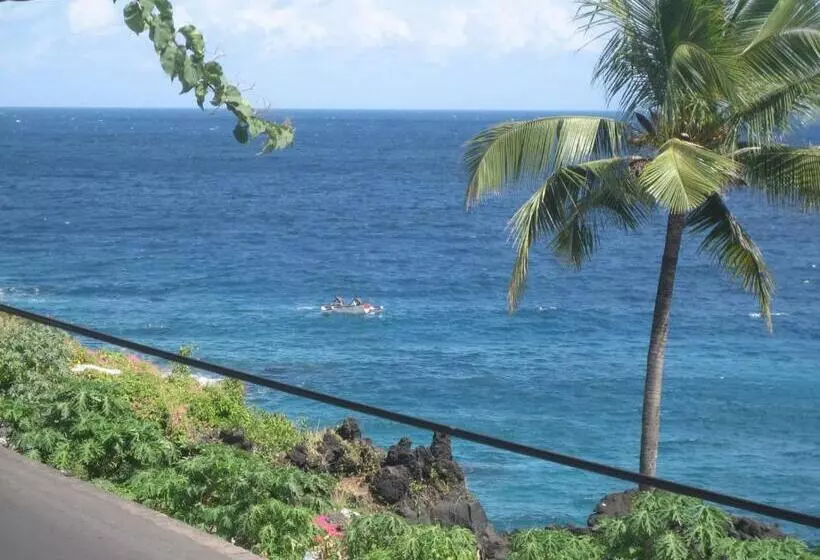 تختخواب و صبحانه Farida Lodge