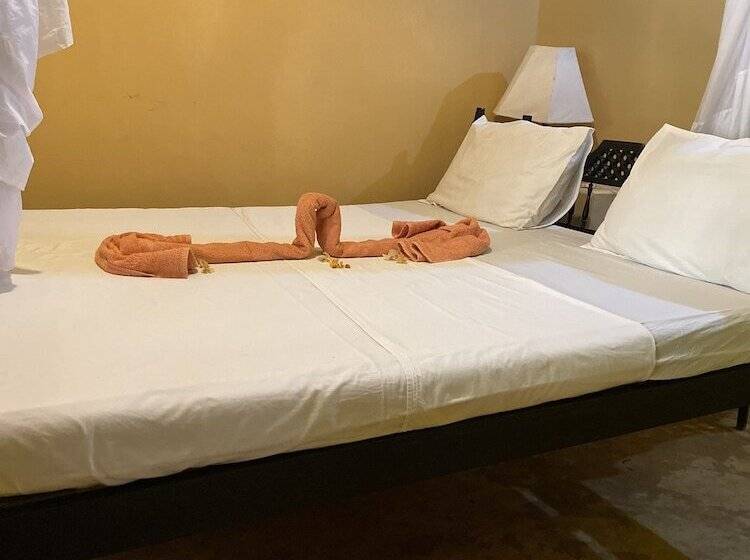 تختخواب و صبحانه Gratitude Homes Rentals