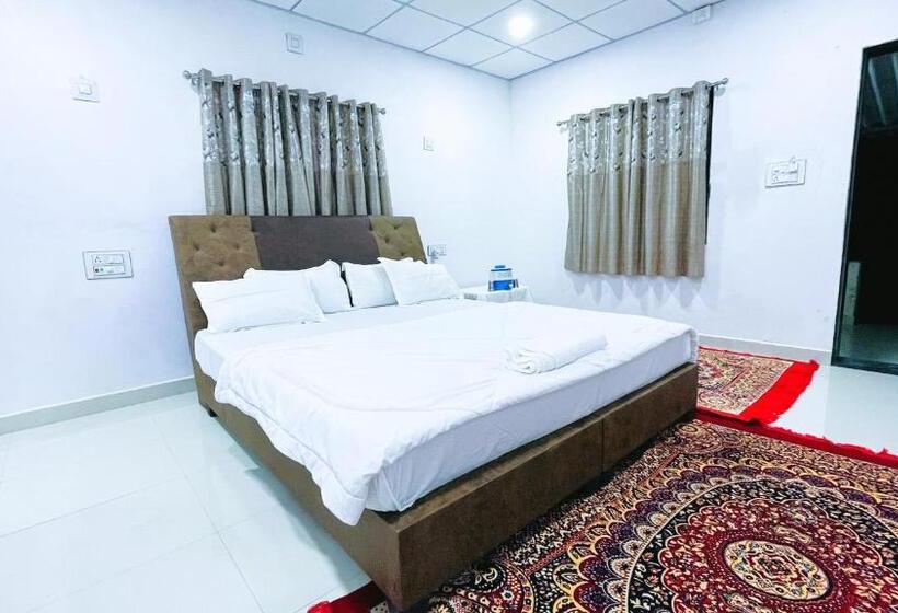 Отель Aamrakunj Gir Resort