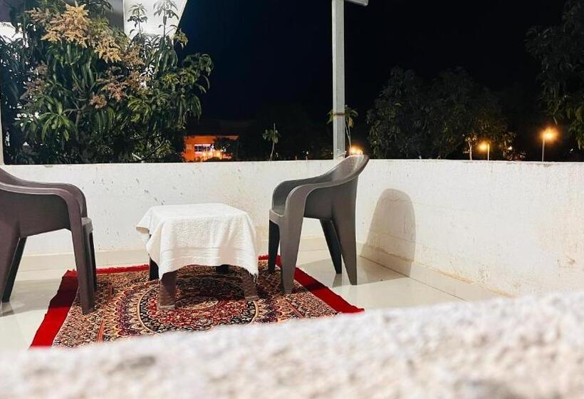 Отель Aamrakunj Gir Resort