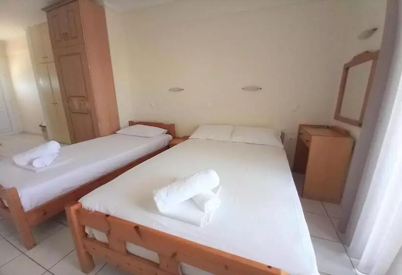 Hotelli Halkidiki Greek Pride Themelis Studios