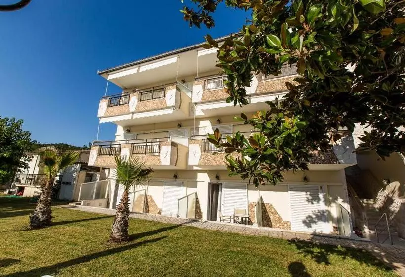 Hotelli Halkidiki Greek Pride Themelis Studios