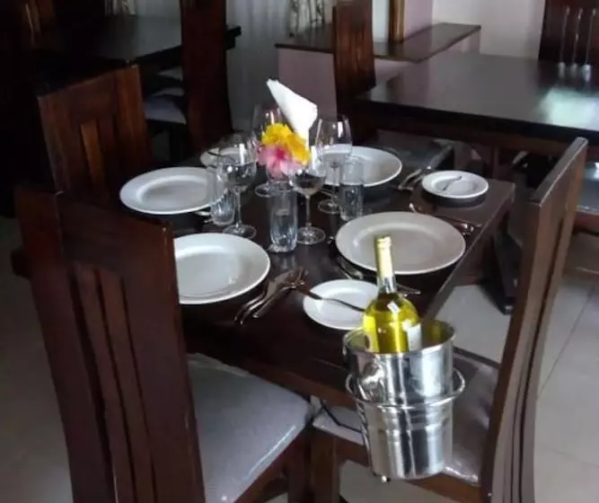 هتل Karimba Lounge