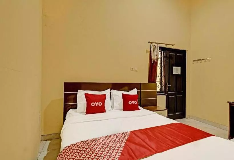 Hotelli Oyo 91522 Candi Gebang Guesthouse