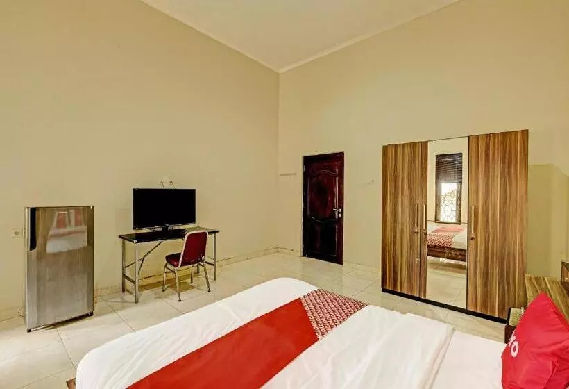Hotelli Oyo 91522 Candi Gebang Guesthouse