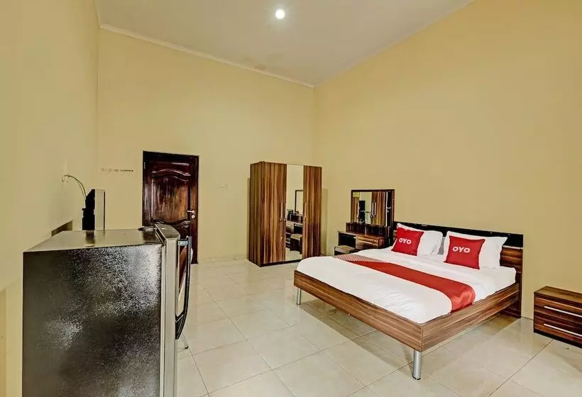 Hotelli Oyo 91522 Candi Gebang Guesthouse