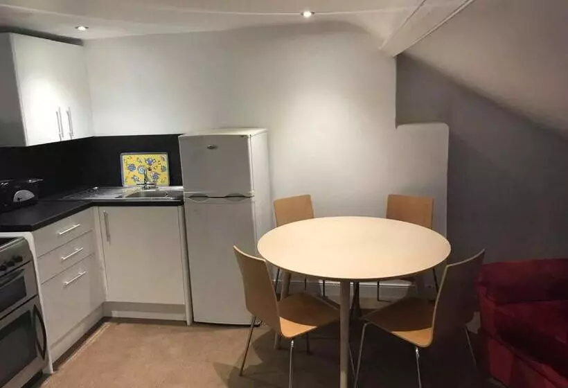 No 47 Marine Terrace