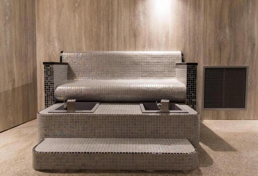 No 47 Marine Terrace