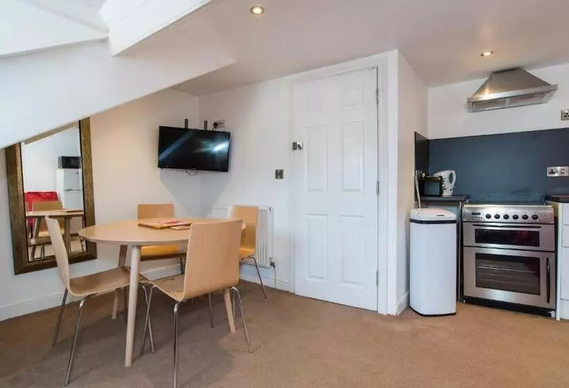 No 47 Marine Terrace