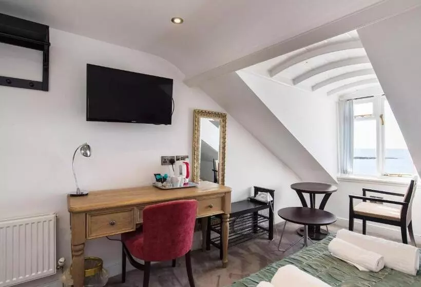 No 47 Marine Terrace