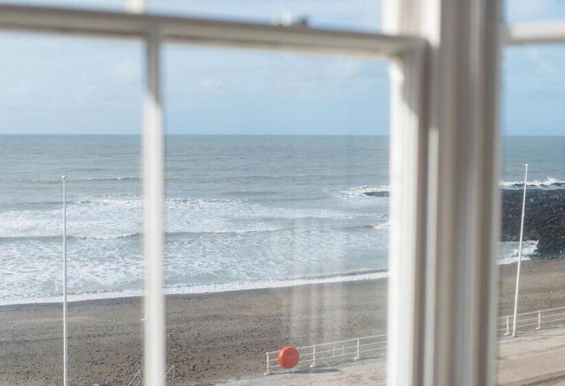 No 47 Marine Terrace