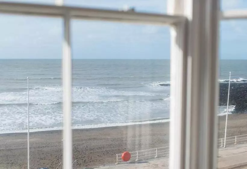 No 47 Marine Terrace