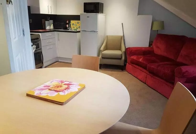 No 47 Marine Terrace