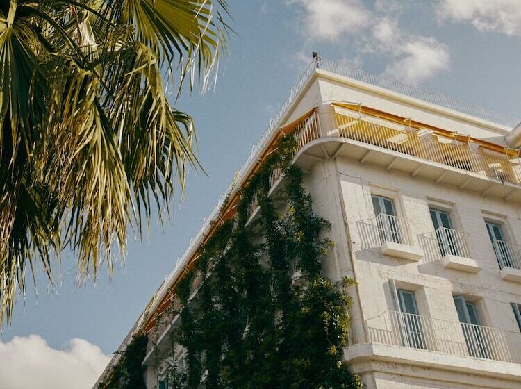 Rooms Hotel - Batumi