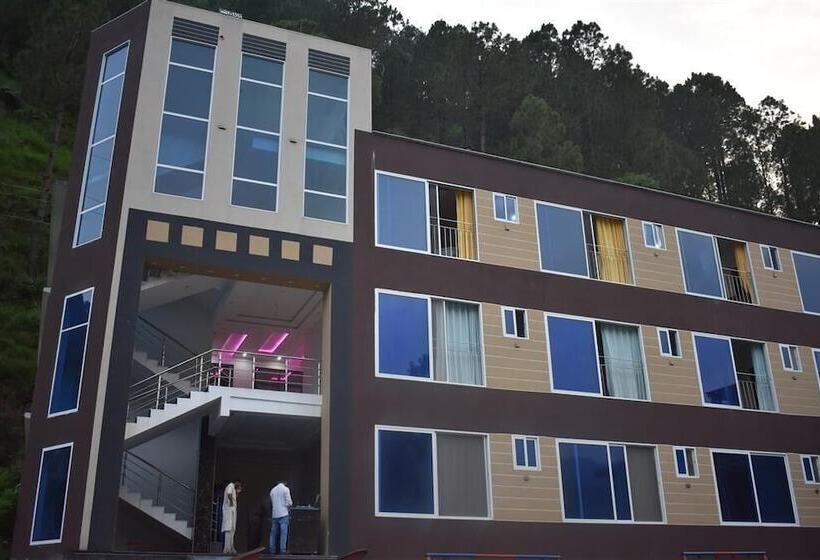 Royal Park Hotel Balakot