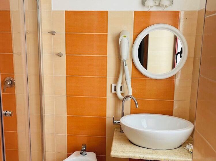 B&b Marina Sleep And Ship