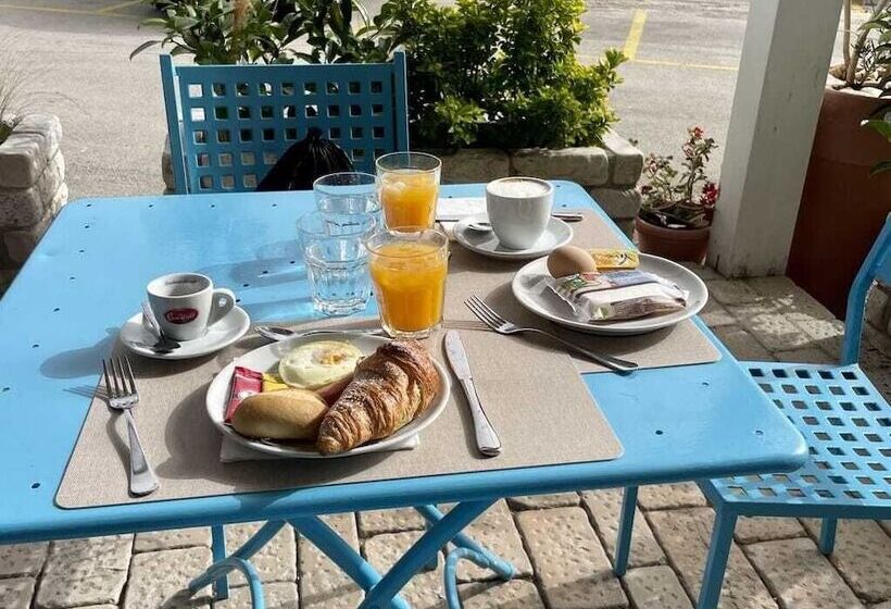 B&b Marina Sleep And Ship