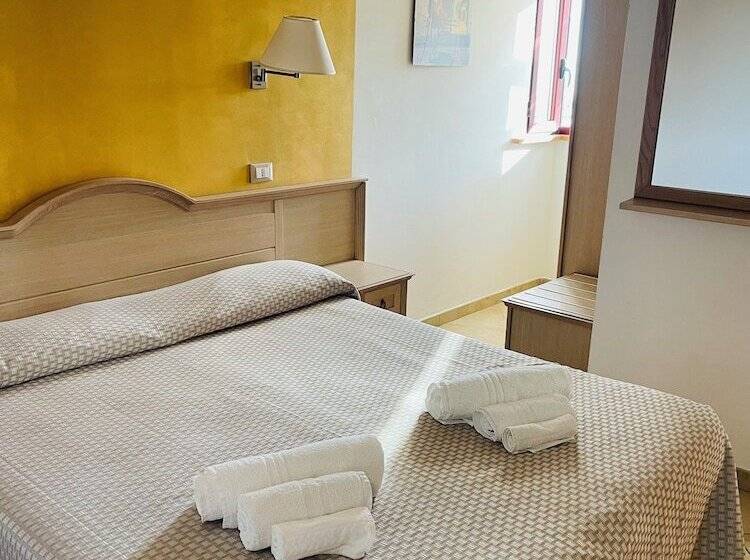 B&b Marina Sleep And Ship