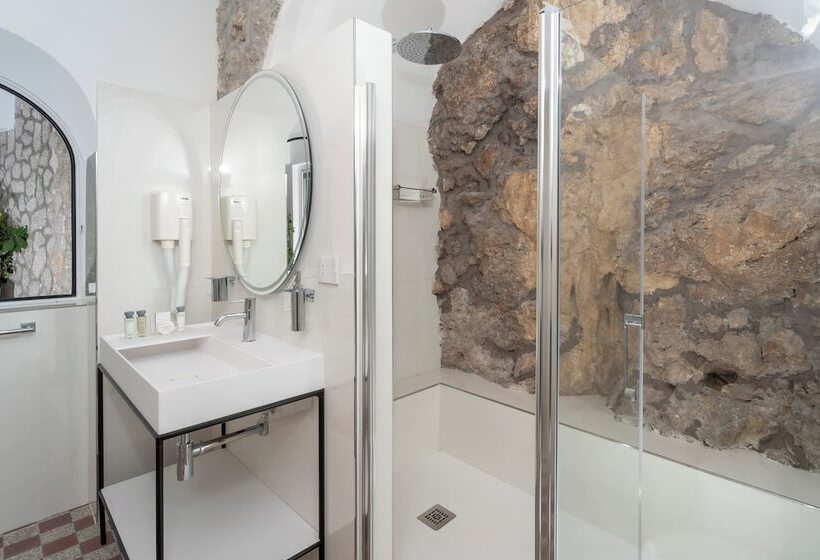 تختخواب و صبحانه Villa L Ara