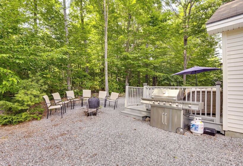 Charming Casco Home W/ Deck In Point Sebago Resort
