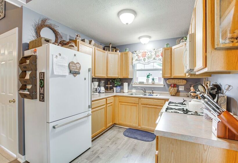 Charming Casco Home W/ Deck In Point Sebago Resort