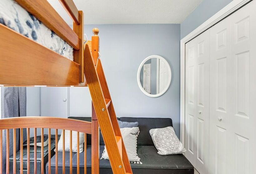 Charming Casco Home W/ Deck In Point Sebago Resort