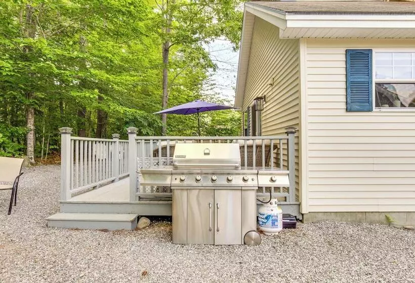 Charming Casco Home W/ Deck In Point Sebago Resort