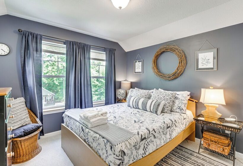 Charming Casco Home W/ Deck In Point Sebago Resort