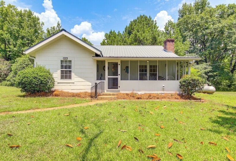 Charming Country Home W/ Yard   14 Mi To Ole Miss!