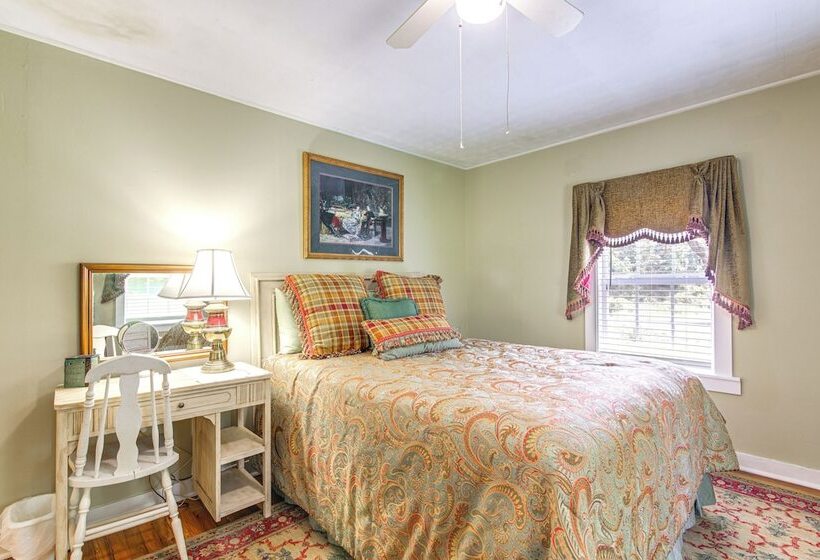 Charming Country Home W/ Yard   14 Mi To Ole Miss!