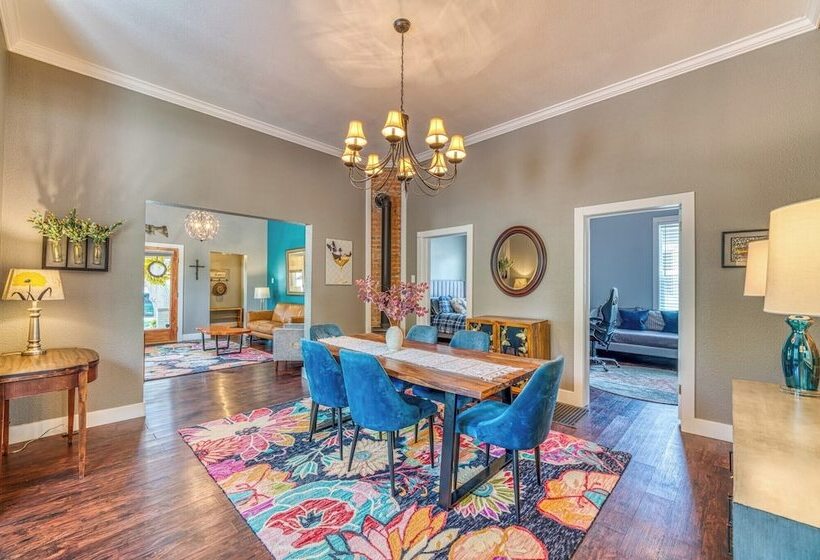 Walk To Dtwn: Colorful Cañon City Home W/ Grill!