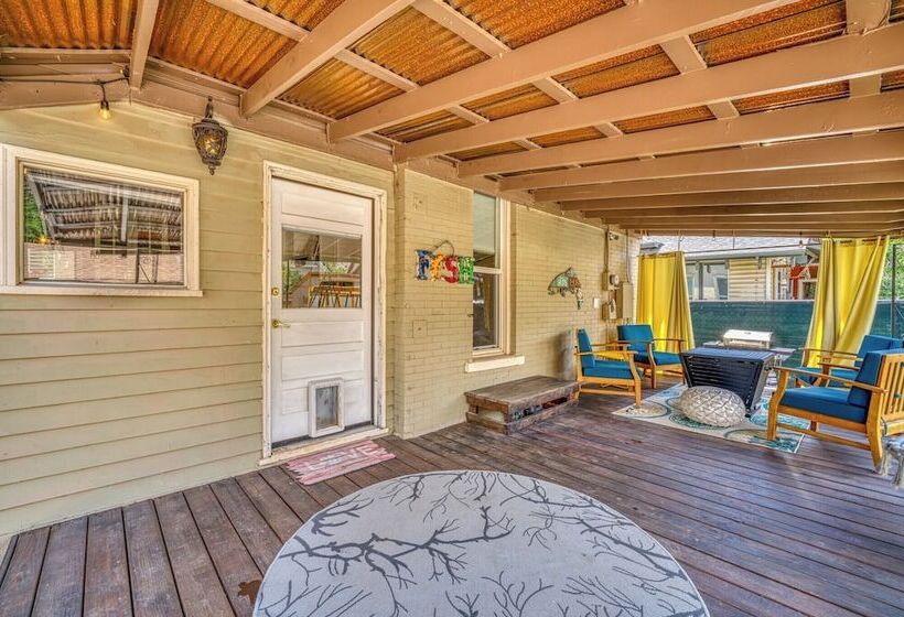 Walk To Dtwn: Colorful Cañon City Home W/ Grill!