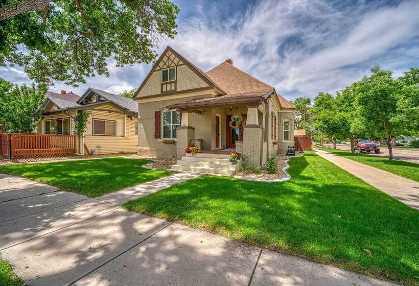 Walk To Dtwn: Colorful Cañon City Home W/ Grill!