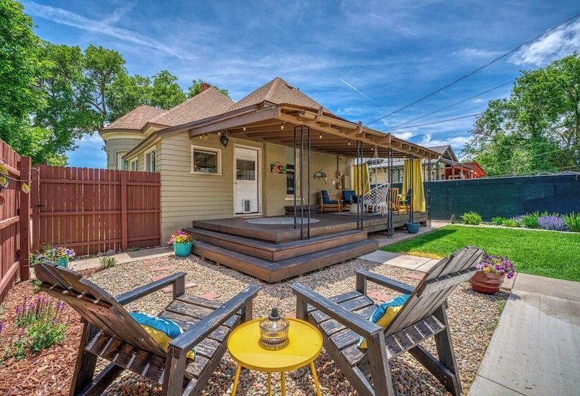 Walk To Dtwn: Colorful Cañon City Home W/ Grill!