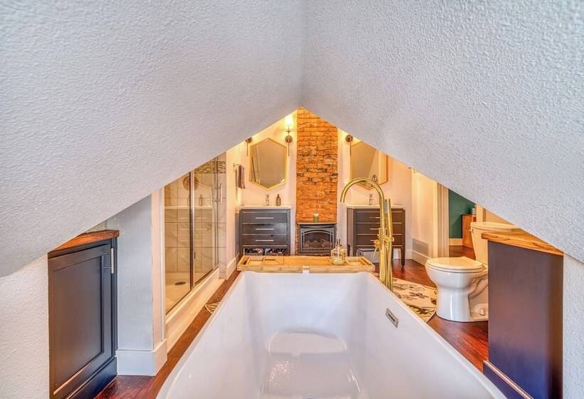 Walk To Dtwn: Colorful Cañon City Home W/ Grill!