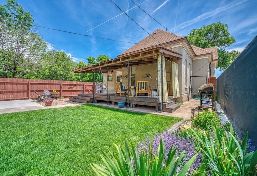 Walk To Dtwn: Colorful Cañon City Home W/ Grill!