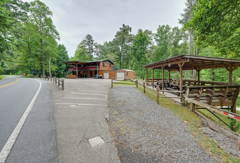 Robbinsville Apt In Converted Gas Station