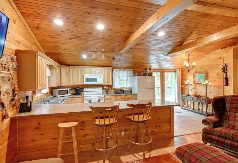 Robbinsville Apt In Converted Gas Station