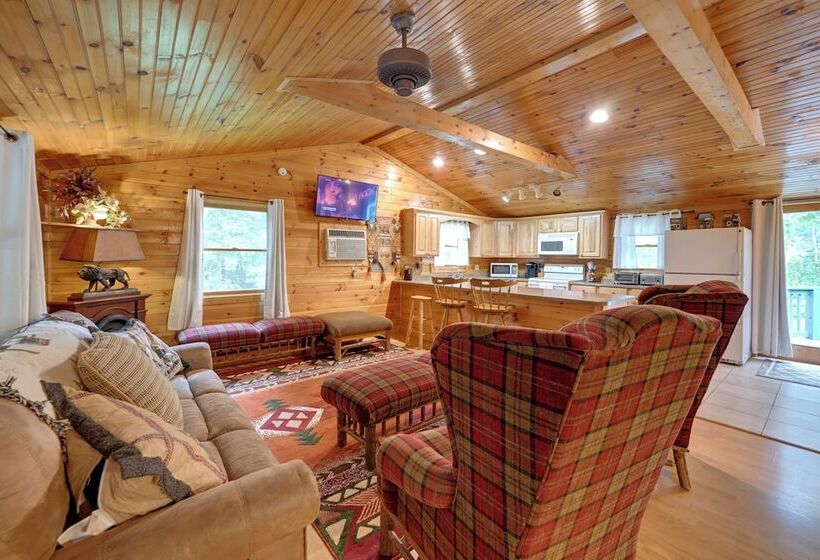 Robbinsville Apt In Converted Gas Station