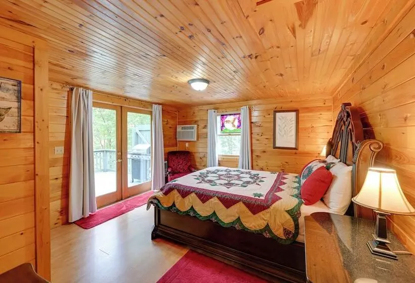 Robbinsville Apt In Converted Gas Station