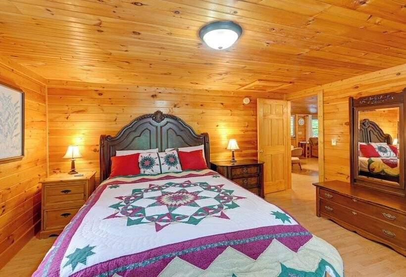 Robbinsville Apt In Converted Gas Station