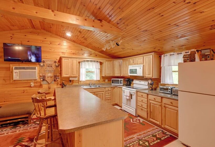 Robbinsville Apt In Converted Gas Station