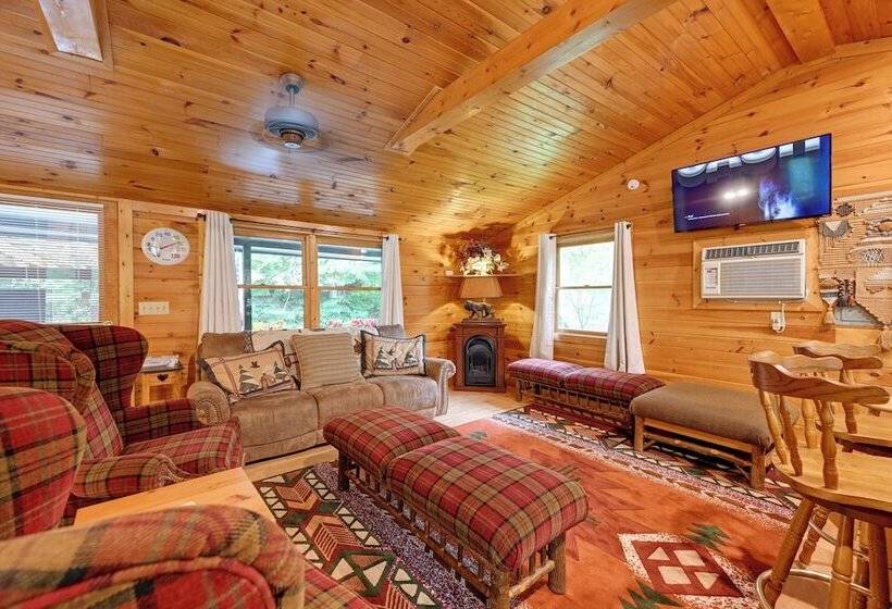 Robbinsville Apt In Converted Gas Station