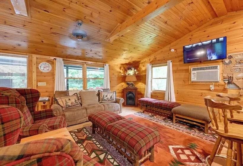 Robbinsville Apt In Converted Gas Station