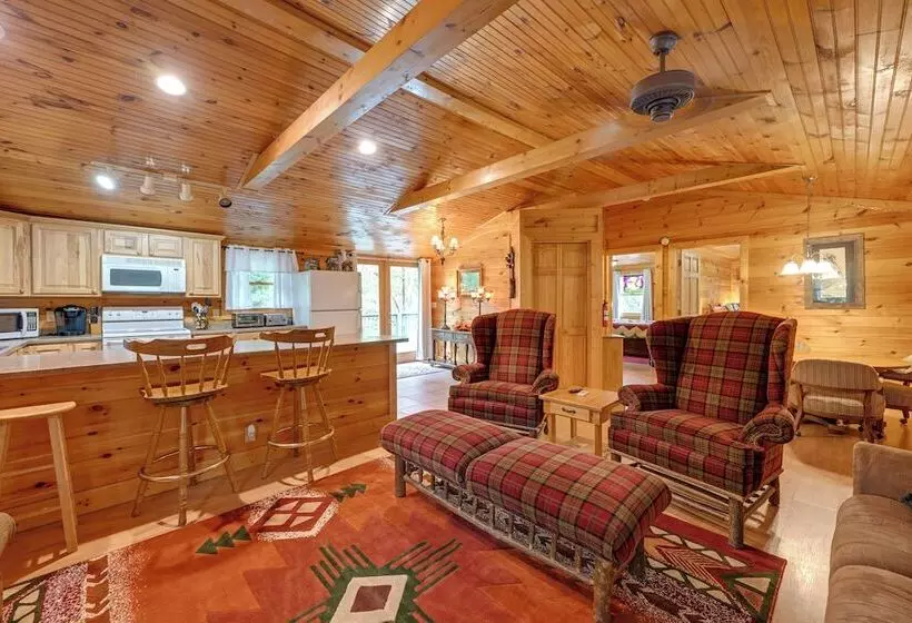 Robbinsville Apt In Converted Gas Station