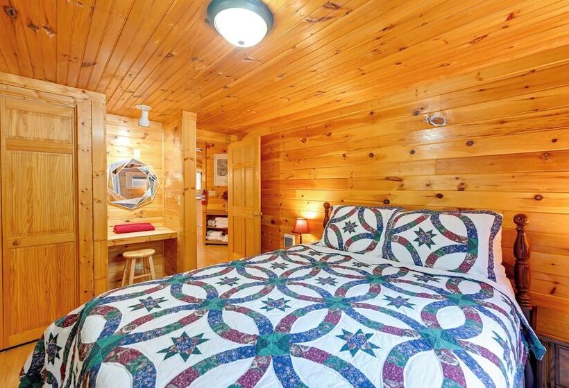 Robbinsville Apt In Converted Gas Station