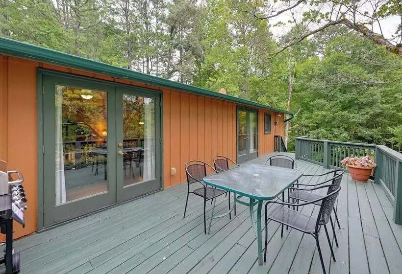 Robbinsville Apt In Converted Gas Station