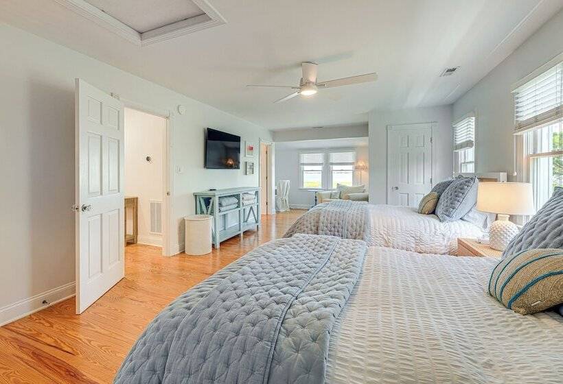 Waterfront Home W/ Screened Porch & Boat Access