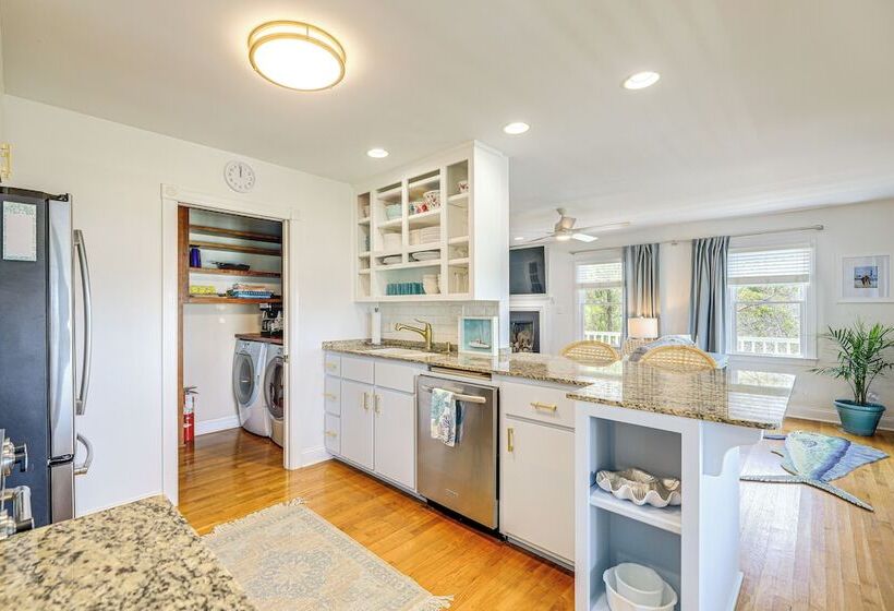 Waterfront Home W/ Screened Porch & Boat Access