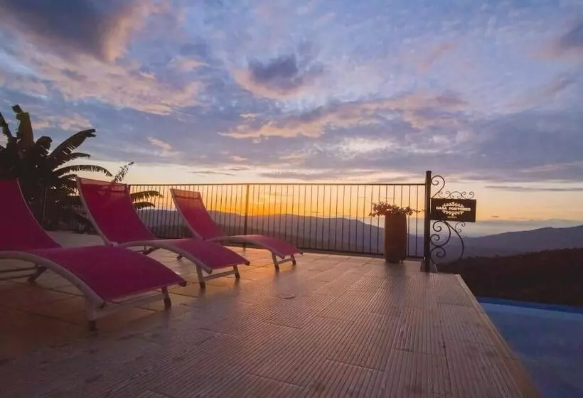 Hotelli Casa Portones